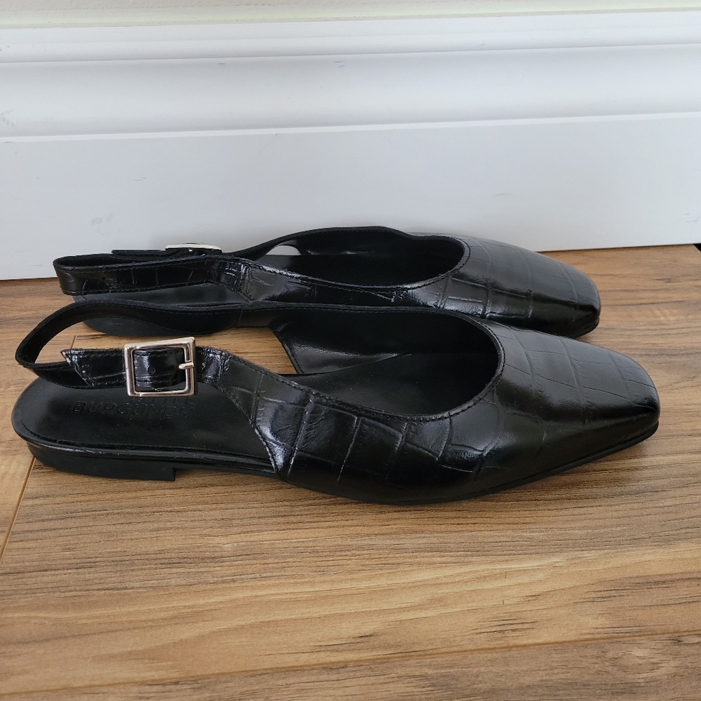 Little Burgundy Size 10 Black Flat Shoe